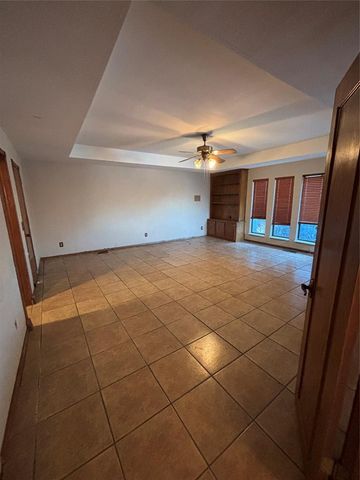 11305 Quail Creek Road, Oklahoma City, OK 73120