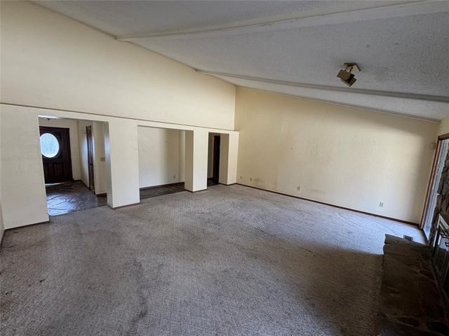 11305 Quail Creek Road, Oklahoma City, OK 73120