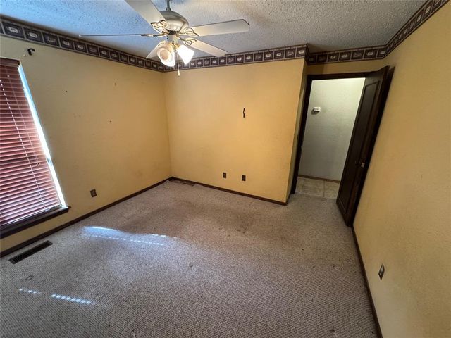 11305 Quail Creek Road, Oklahoma City, OK 73120