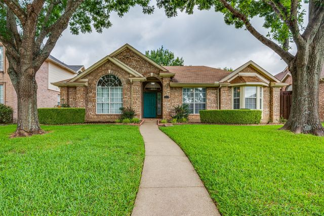 1035 Hampshire Lane, Cedar Hill, TX 75104