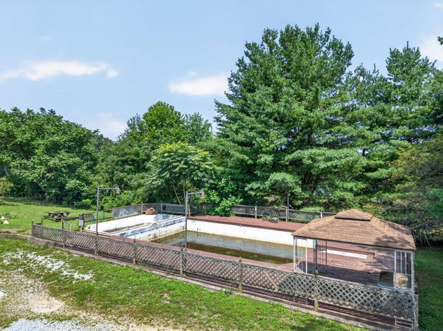 9361 Griffith Road, Pikeville, TN 37367