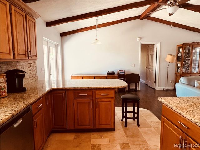 7961 W Riverbend Road, Crystal River, FL 34428