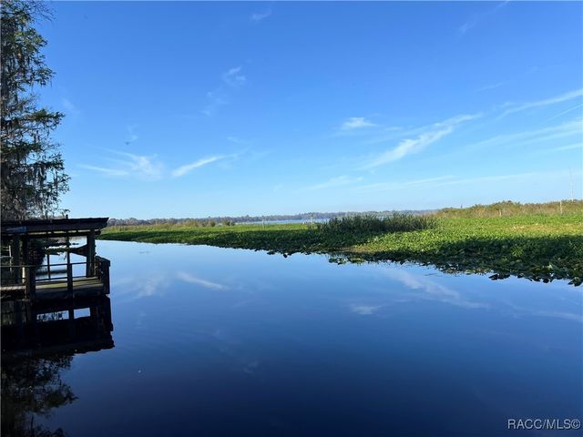 7961 W Riverbend Road, Crystal River, FL 34428