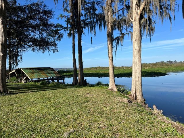 7961 W Riverbend Road, Crystal River, FL 34428