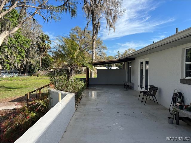 7961 W Riverbend Road, Crystal River, FL 34428