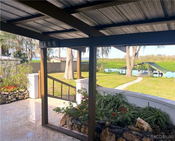 7961 W Riverbend Road, Crystal River, FL 34428