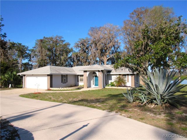 7961 W Riverbend Road, Crystal River, FL 34428