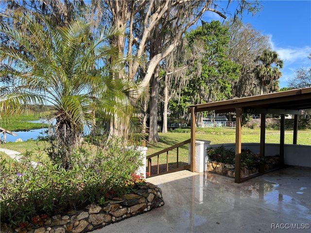 7961 W Riverbend Road, Crystal River, FL 34428