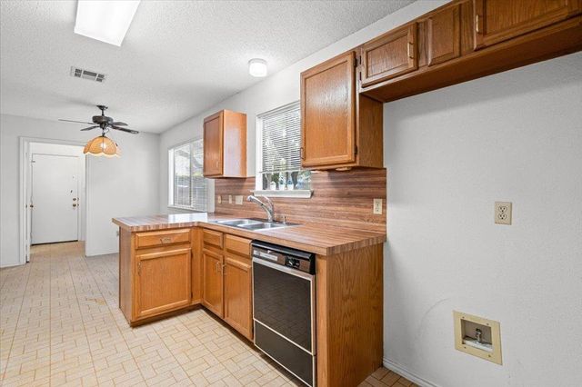 12036 Lincolnshire DR, Austin, TX 78758