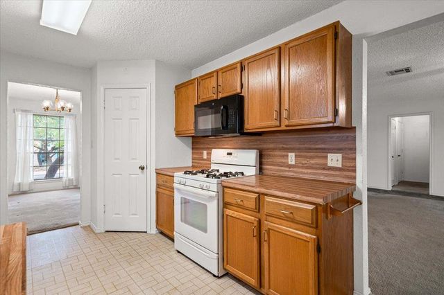 12036 Lincolnshire DR, Austin, TX 78758