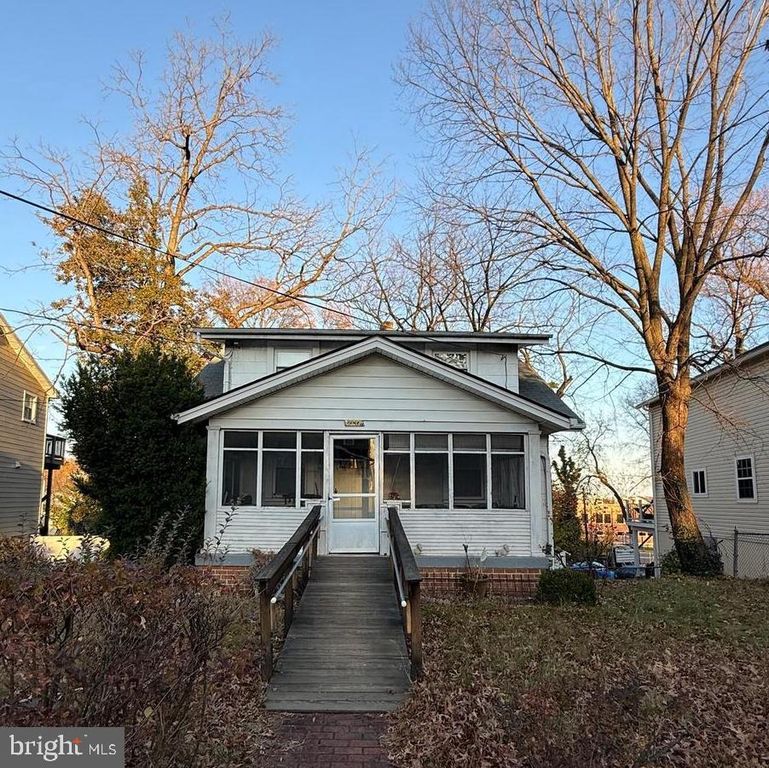 2137 30TH ST NE, Washington, DC 20018