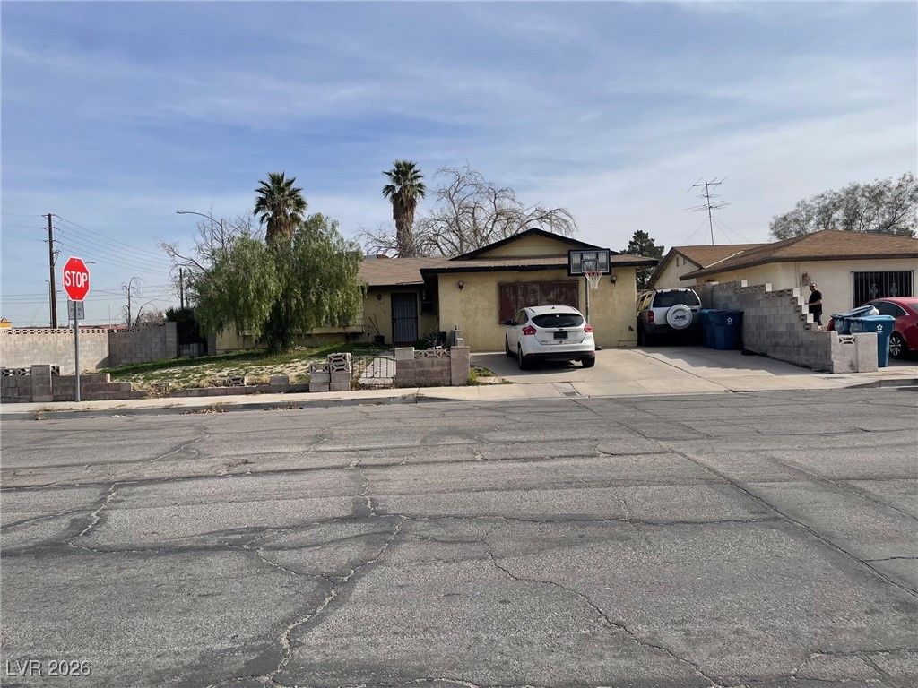 Image 2 of property listing at Address unavailable.