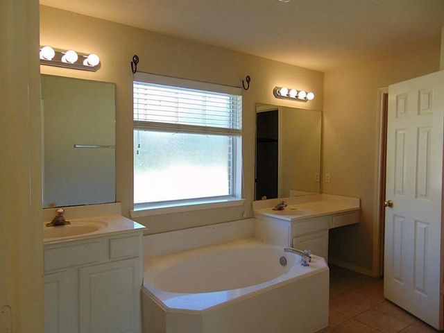 11102 Creekline Meadow Court, Cypress, TX 77429