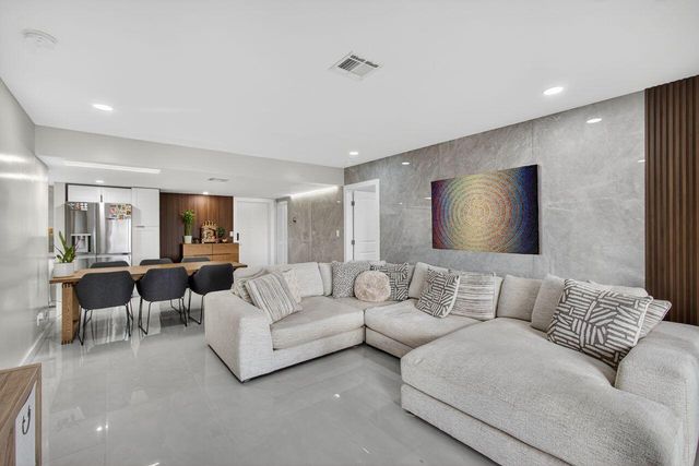 1731 Presidential Way C-203, West Palm Beach, FL 33401