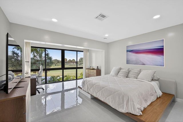 1731 Presidential Way C-203, West Palm Beach, FL 33401