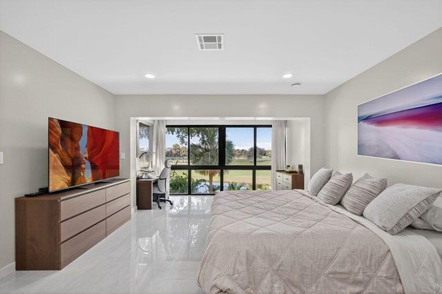1731 Presidential Way C-203, West Palm Beach, FL 33401