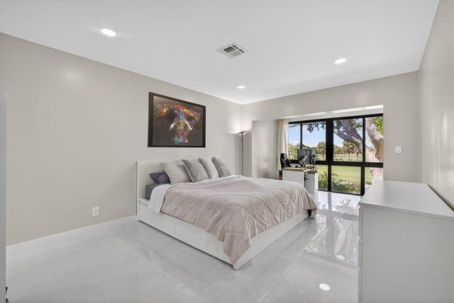 1731 Presidential Way C-203, West Palm Beach, FL 33401