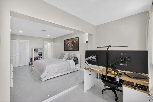 1731 Presidential Way C-203, West Palm Beach, FL 33401