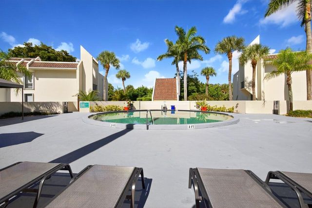 1731 Presidential Way C-203, West Palm Beach, FL 33401