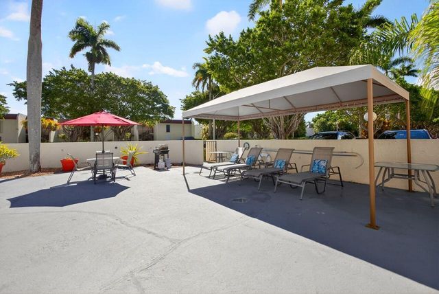 1731 Presidential Way C-203, West Palm Beach, FL 33401