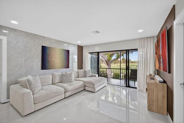 1731 Presidential Way C-203, West Palm Beach, FL 33401