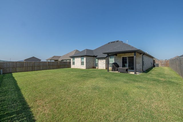 312 Amber Dawn Avenue, Farmington, AR 72730