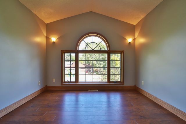 420 Wisconsin Avenue SW, Staples, MN 56479