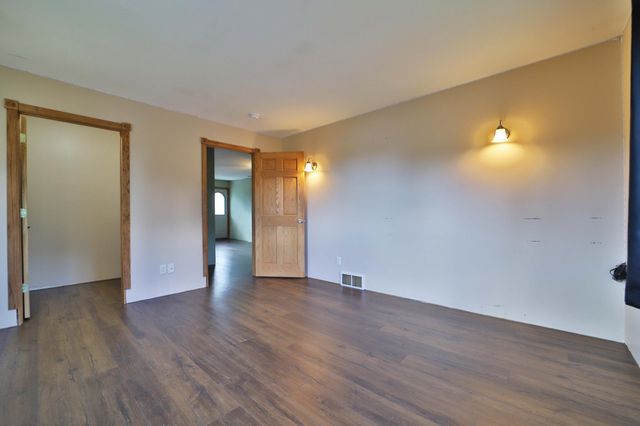 420 Wisconsin Avenue SW, Staples, MN 56479