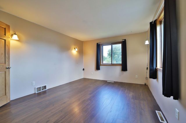 420 Wisconsin Avenue SW, Staples, MN 56479