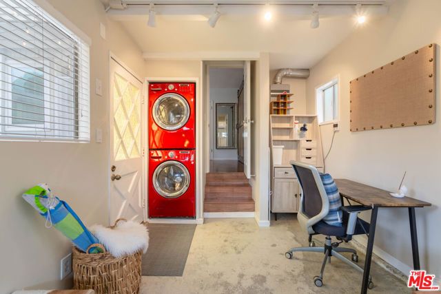 851 Oxford Avenue, Marina Del Rey, CA 90292