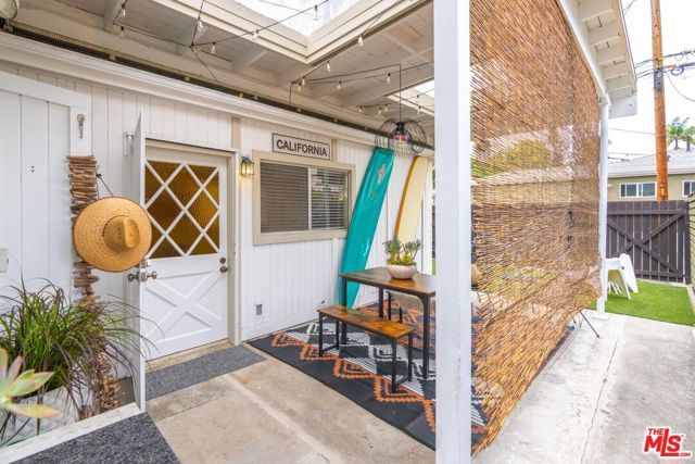 851 Oxford Avenue, Marina Del Rey, CA 90292