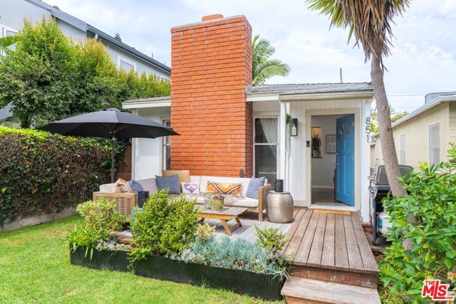 851 Oxford Avenue, Marina Del Rey, CA 90292