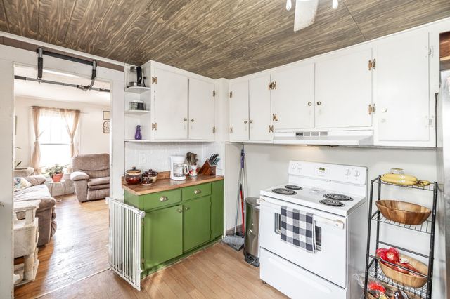 302 Edgewood St, Lafayette, TN 37083