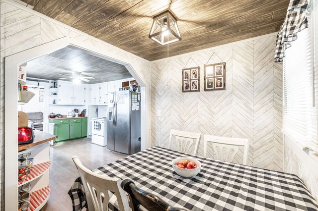 302 Edgewood St, Lafayette, TN 37083