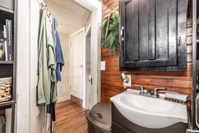 302 Edgewood St, Lafayette, TN 37083