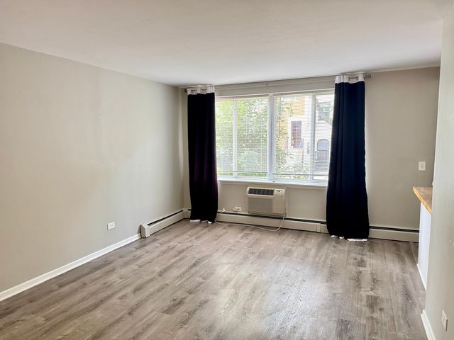 539 W Stratford Place 202, Chicago, IL 60657