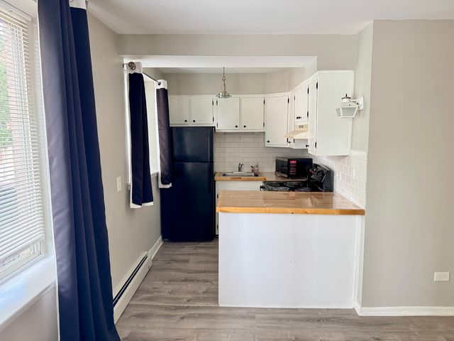 539 W Stratford Place 202, Chicago, IL 60657