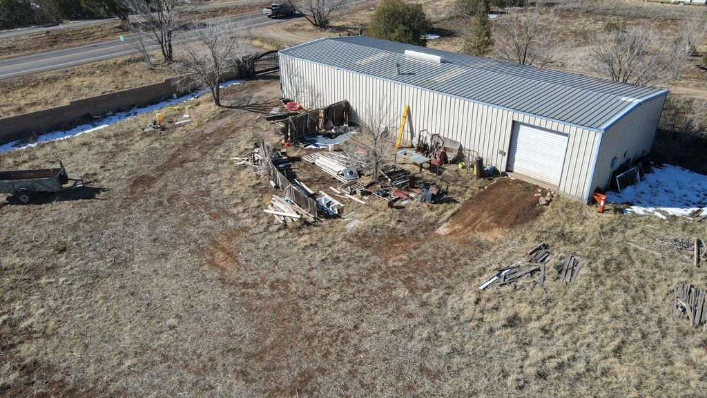 Image 9 of property listing at 12 Cauvery Road, Sandia Park, NM 87047