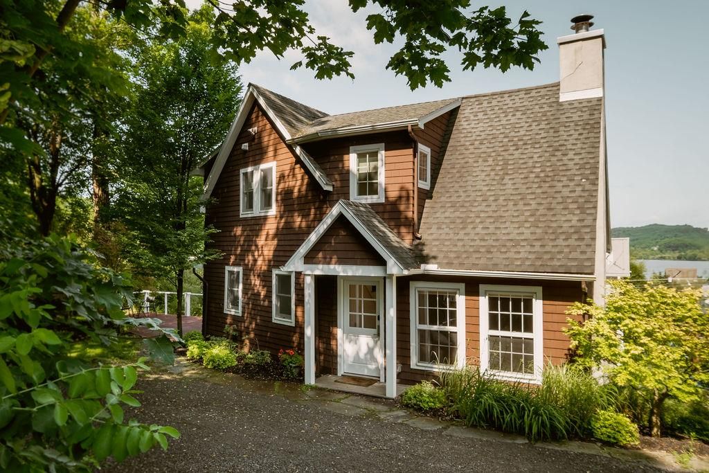 22 Corning Street, Rhinecliff, NY 12574