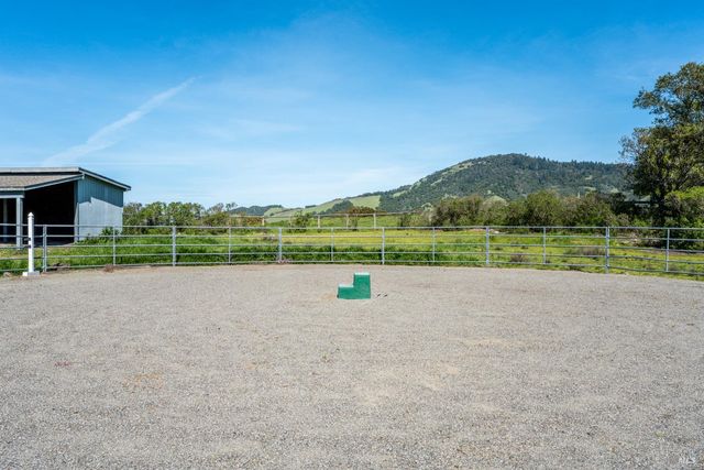 4436 Grange Rd, Santa Rosa, CA 95404