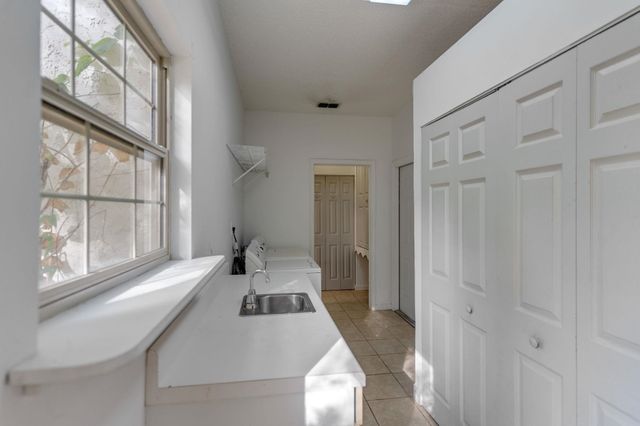 3958 Royal Oaks, Tallahassee, FL 32309