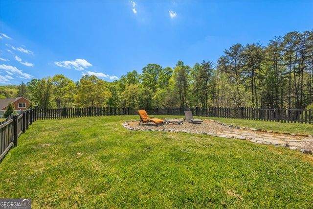 90 Whistle Pig Terrace, Blairsville, GA 30512