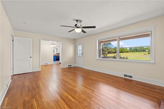 2548 Old US Highway 421 E, Yadkinville, NC 27055