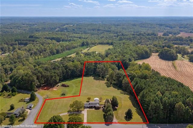 2548 Old US Highway 421 E, Yadkinville, NC 27055