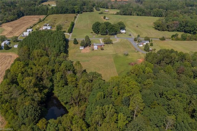 2548 Old US Highway 421 E, Yadkinville, NC 27055