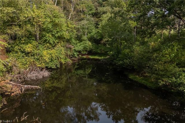2548 Old US Highway 421 E, Yadkinville, NC 27055