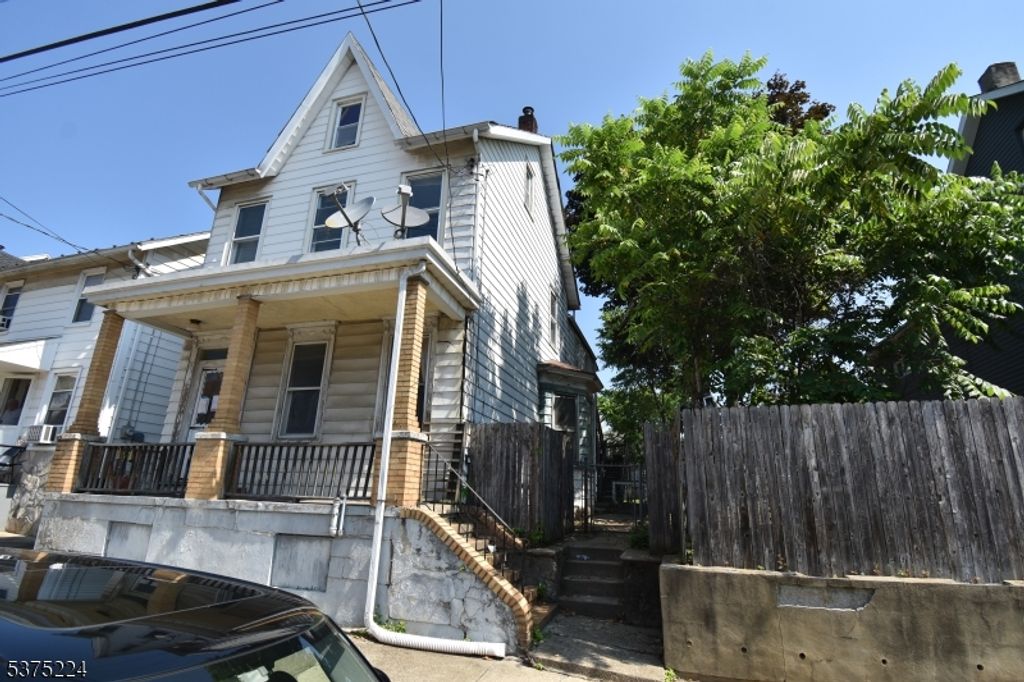 285 Chambers St, Phillipsburg Town, NJ 08865