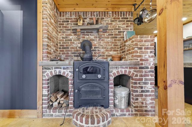 14 Sunny Hollow Lane, Fairview, NC 28730