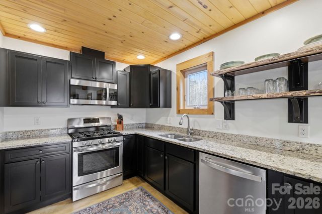 14 Sunny Hollow Lane, Fairview, NC 28730