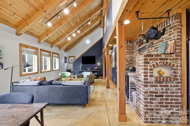 14 Sunny Hollow Lane, Fairview, NC 28730